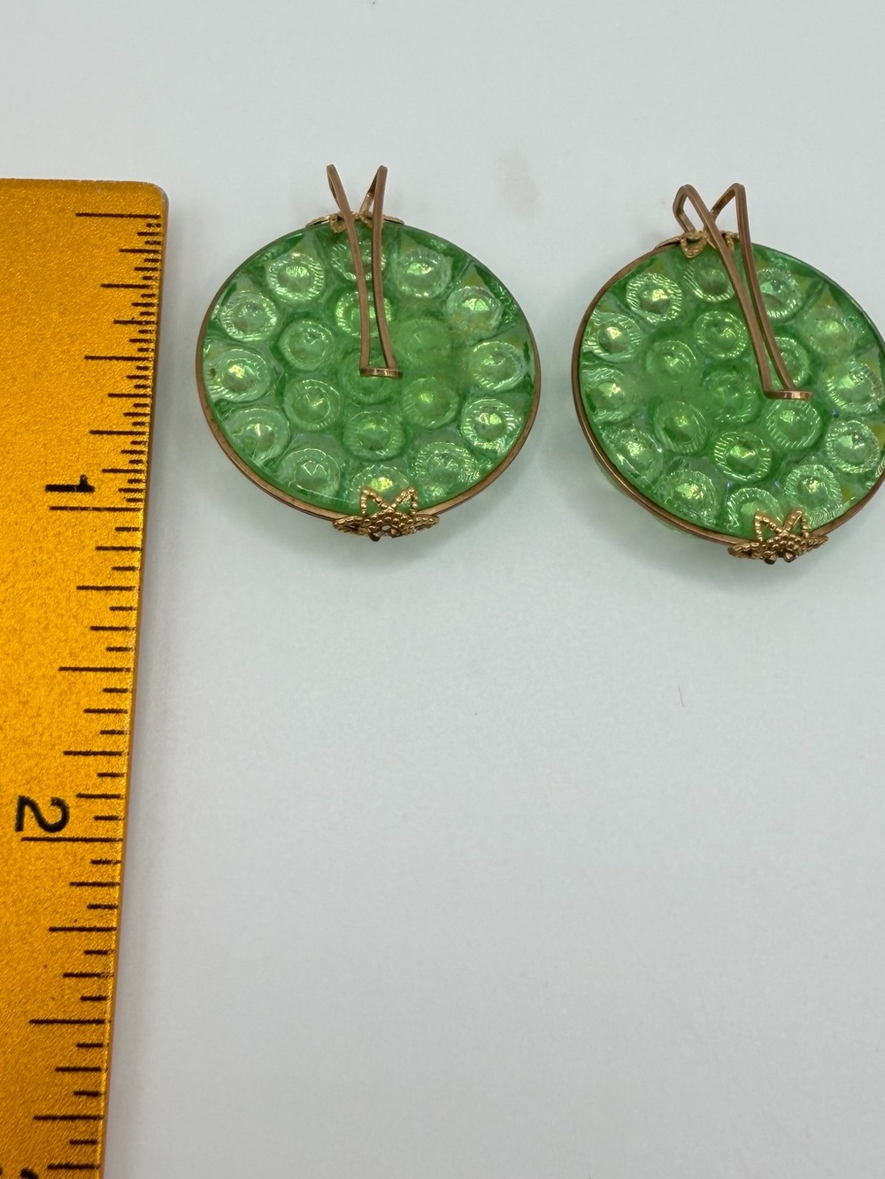 Vtg 1930s Green Shoe Dress Clips Pair Round Czech Irisescent Pressed Glass Mod - Picture 4 of 7